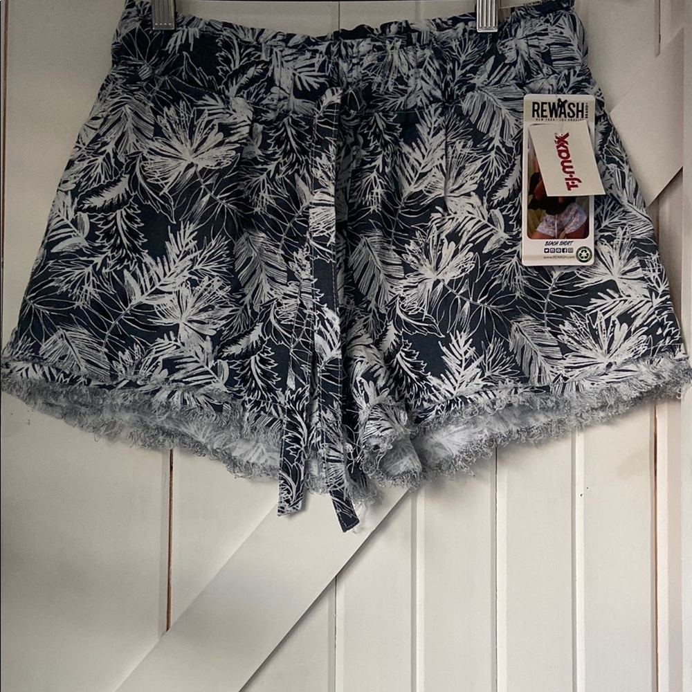 Rewash Women's Medium Beach Blue White Leaf Print Shorts NWT